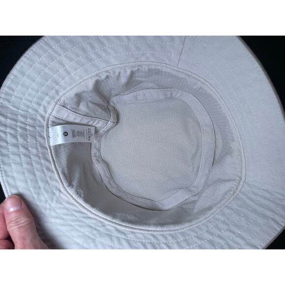 EUC Lululemon Medium Large On My Level Bucket Hat Pocket Cloche White & Gold - Picture 13 of 14